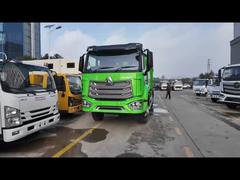 Camion compattatore di rifiuti
