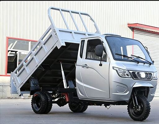 Scooter a tre ruote con motore a benzina da 300 cc, con capacità di carico di 1500 kg e motore raffreddato ad acqua