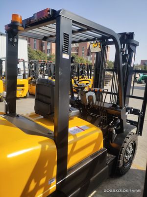 Contenitore di alta qualità Mastello di carrello elevatore a gas 2 tonnellate 3 tonnellate 3,5 tonnellate Lpg Carro elevatore a benzina
