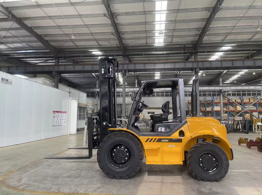 Vendiamo un carrello elevatore da 5 tonnellate con motore giapponese