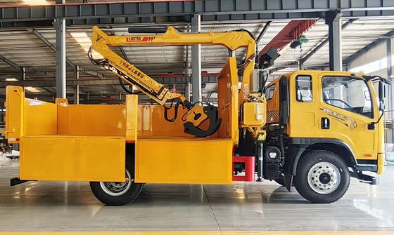 XDEM Macchina idraulica a quattro ruote motrici per il raccolto e il trasporto del legno