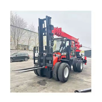 XDEM Granate forklift off-road versatili per cantieri agricoli e di costruzione nella movimentazione di materiali