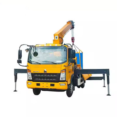 Le gru montate su camion XDEM Premium braccio retto per la costruzione con rotazione del cantilever e tecnologia elettrohidraulica