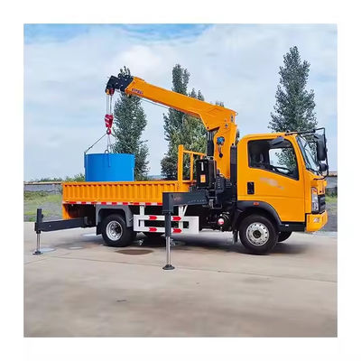 Le gru montate su camion XDEM Premium braccio retto per la costruzione con rotazione del cantilever e tecnologia elettrohidraulica