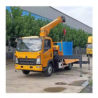Le gru montate su camion XDEM Premium braccio retto per la costruzione con rotazione del cantilever e tecnologia elettrohidraulica