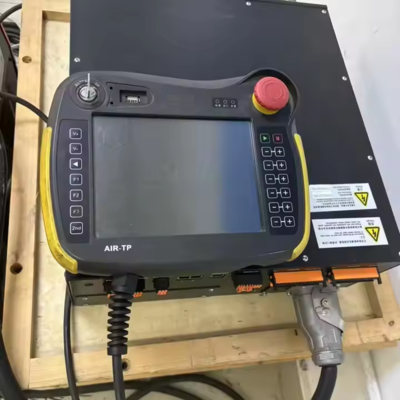 Braccio robotico industriale a 6 assi per saldatura MIG in acciaio inossidabile, carico utile 10 kg, sbraccio 1700 mm, robot automatico a 6 assi per saldatura