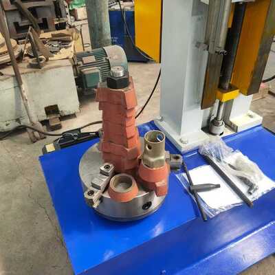 XDEM Macchina di rifacciamento del tamburo di freno Macchina di rifacimento del tamburo di freno T8370 Traccia Pin Press Auto Shop