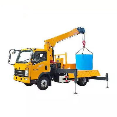Le gru montate su camion XDEM Premium braccio retto per la costruzione con rotazione del cantilever e tecnologia elettrohidraulica