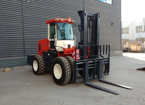 carrello elevatore dell'azionamento della ruota 5.5ton 4, 25km/H tutto il carrello elevatore telescopico del terreno
