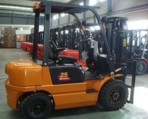 CPCD20 2 carrello elevatore di quattro ruote motrici di tonnellata 20km/H con il motore diesel